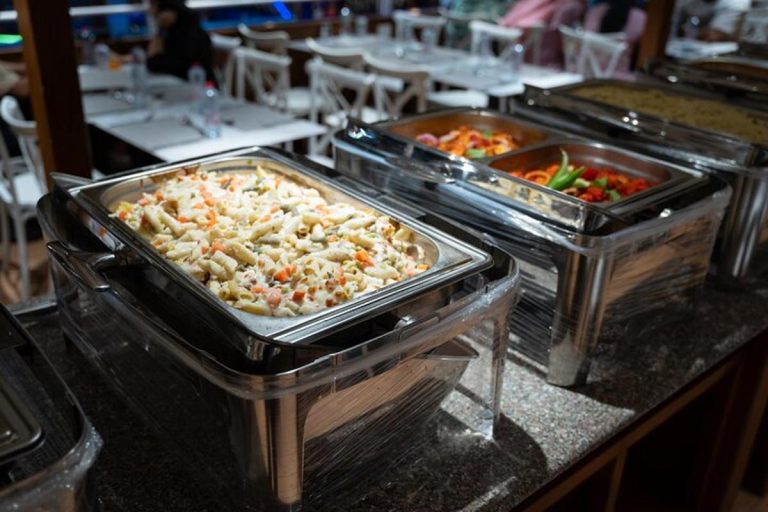 luxury dinner cruise Dubai Marina